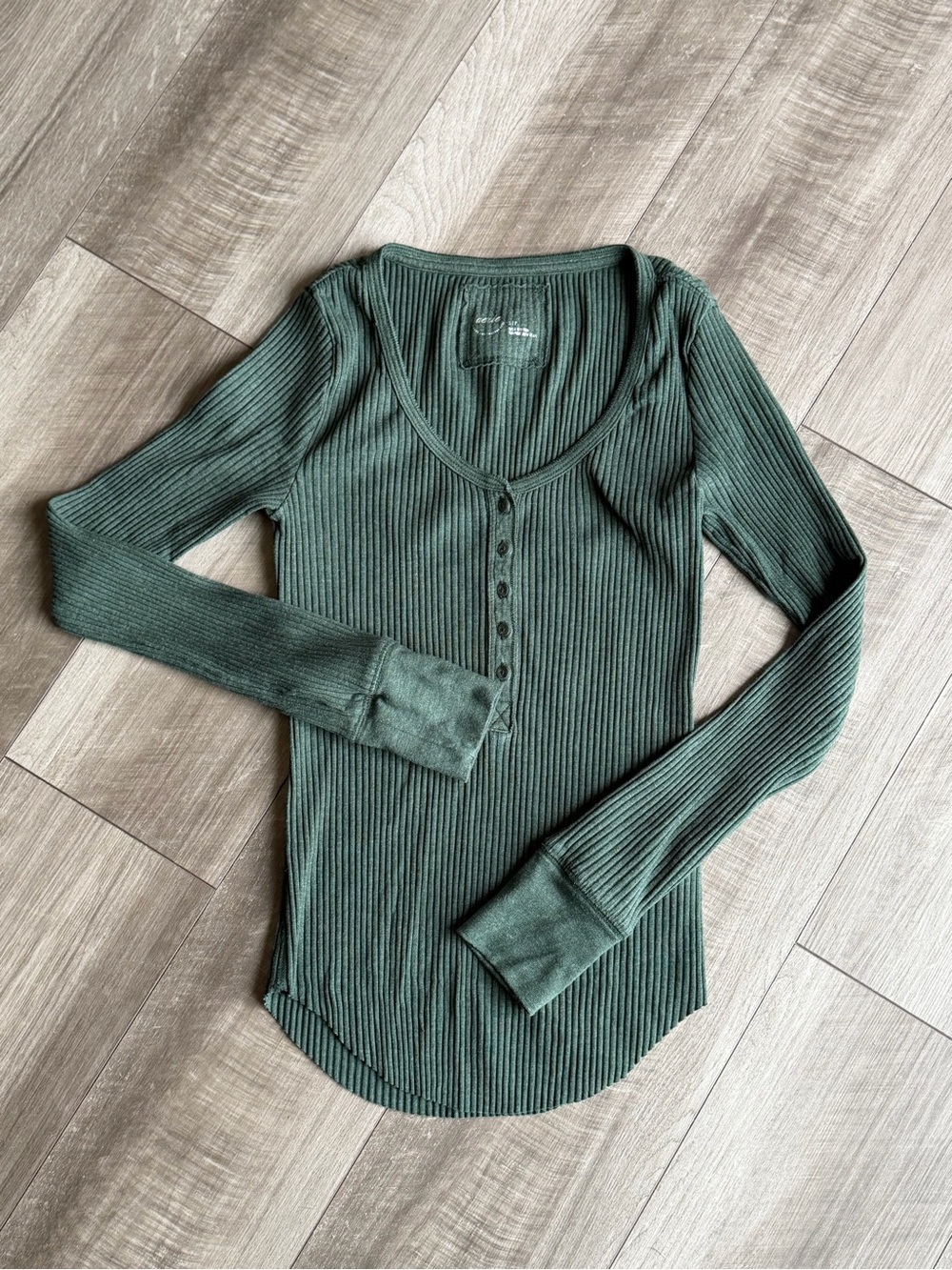 Aerie Womens Green Ribbed Henley Layering Top Button Scoop Neck Long Sleeve Sz S